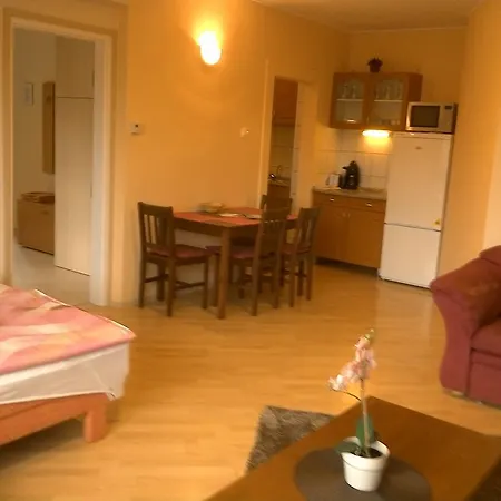 Lola Vendeghaz Apartment Siofok