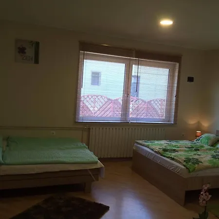 Lola Vendeghaz Apartment Siofok