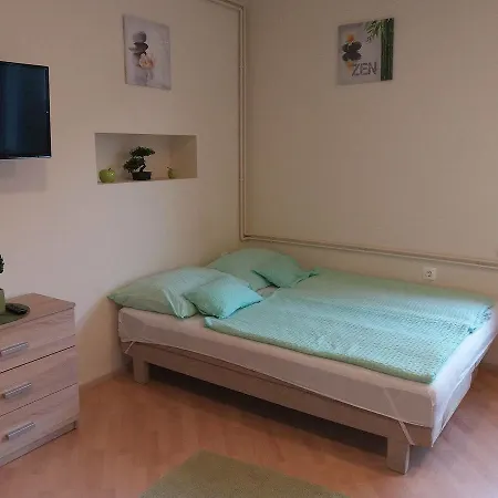 Lola Vendeghaz Apartment Siofok